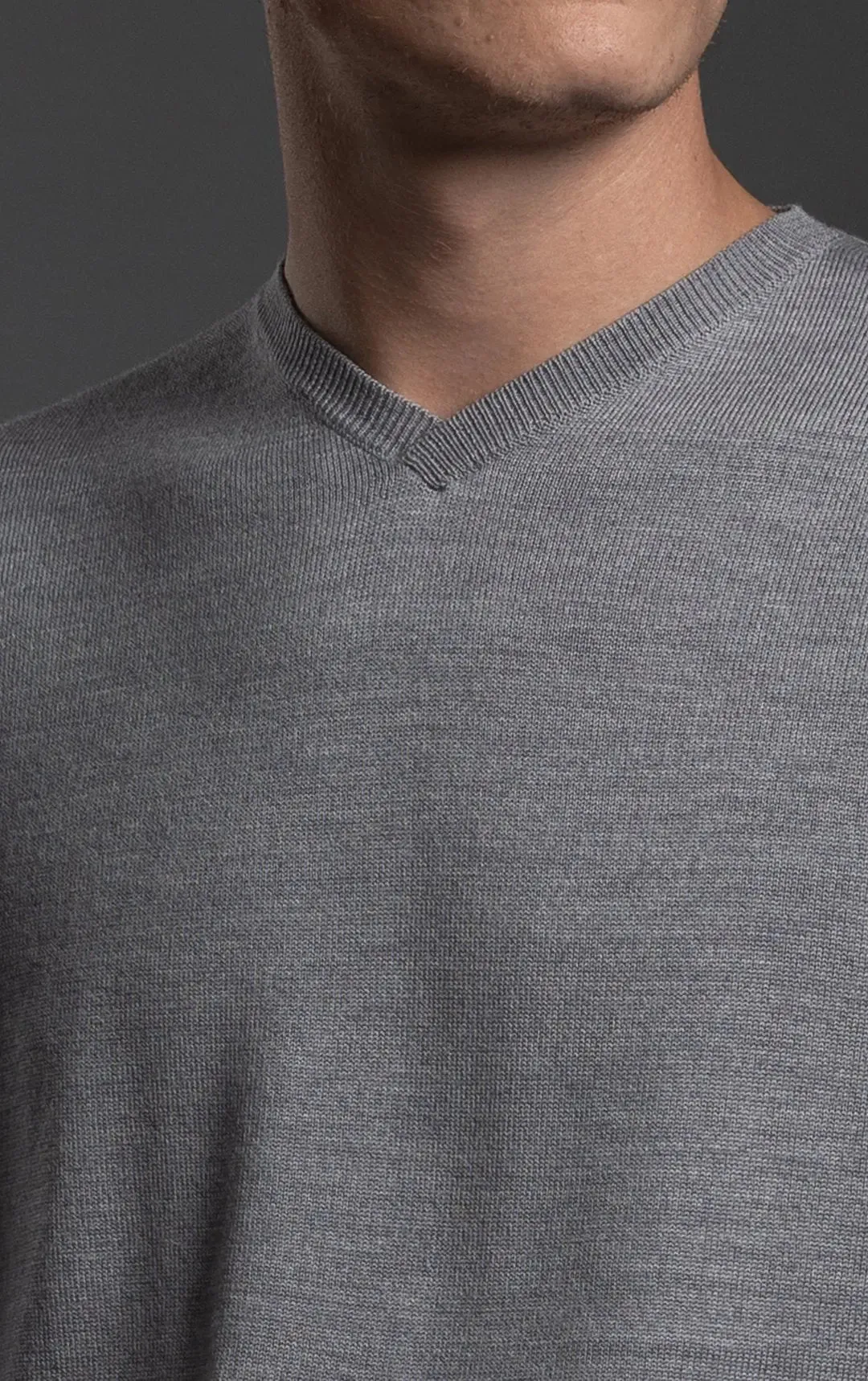 12GG MERINO V-NECK SWEATER - CLEARANCE