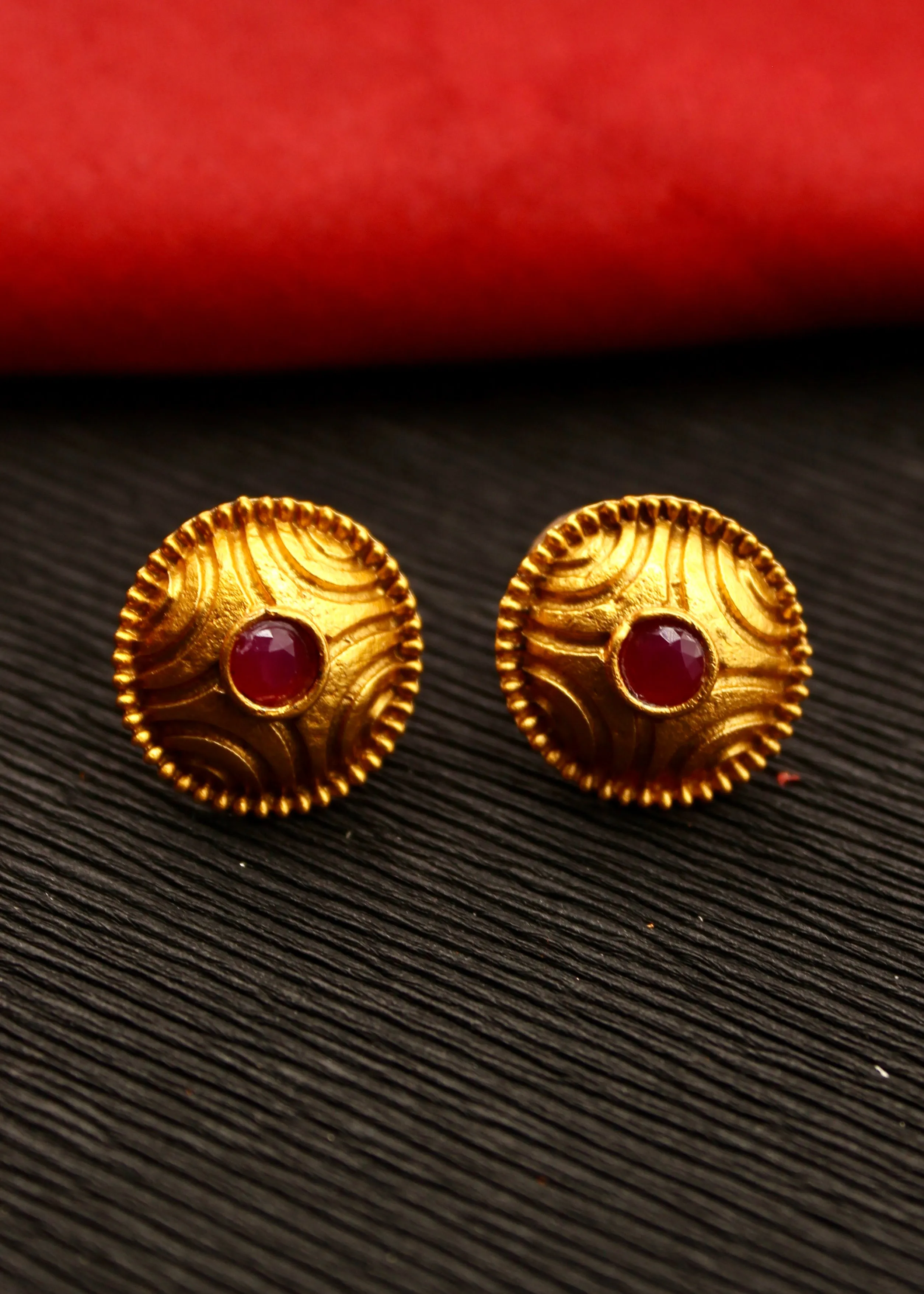 CIRCLE DESIGNER EAR-STUDS