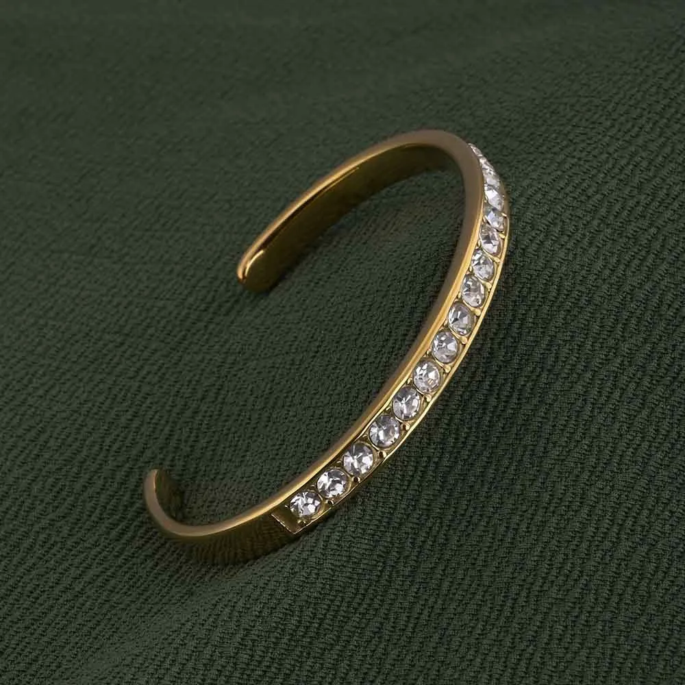 Elegant Zirconia Studded Gold Bracelet