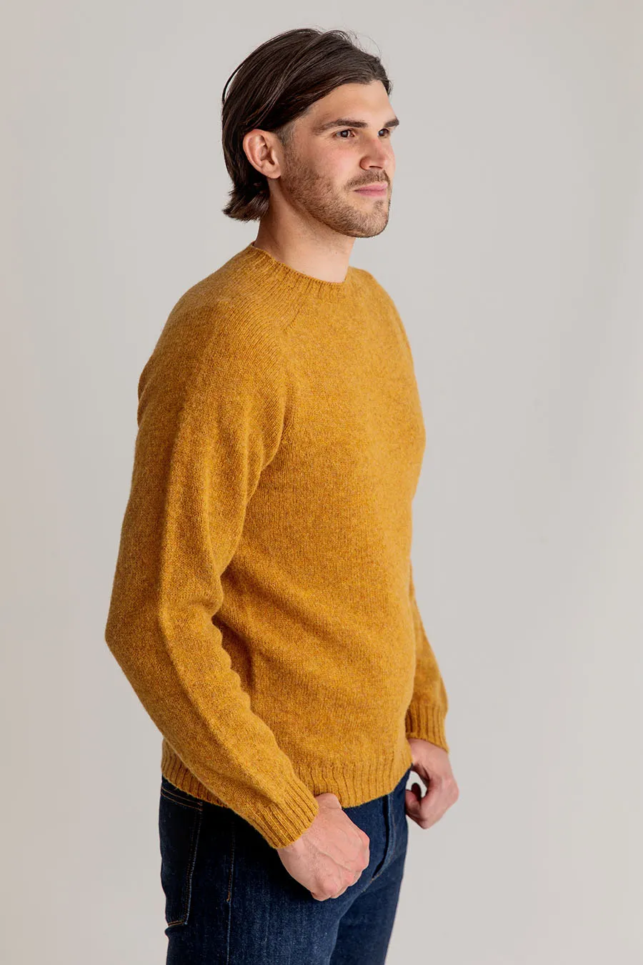 Mens Seamless Saddle Shoulder Shetland Jumper - Dark Mustard