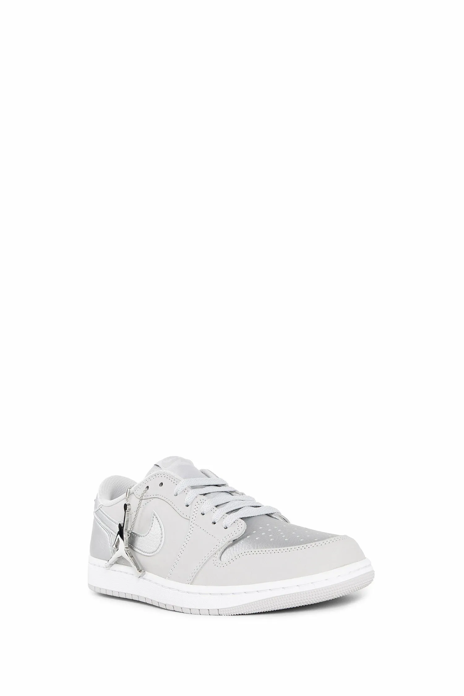 NIKE UNISEX SILVER SNEAKERS