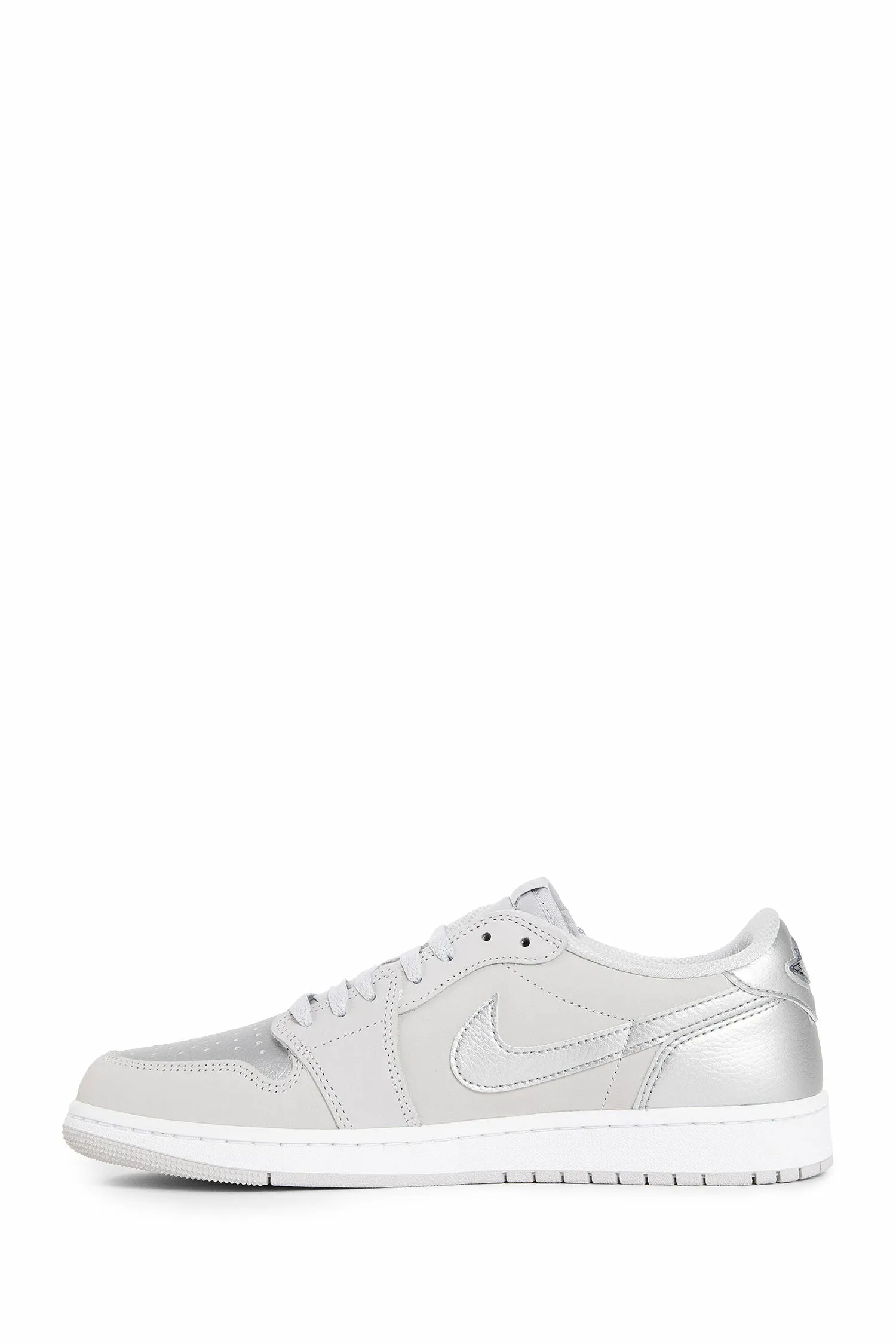 NIKE UNISEX SILVER SNEAKERS