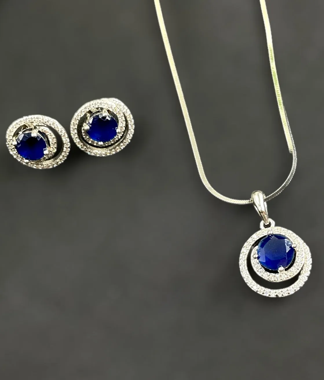 The Azva Silver Pendant Set (Blue)