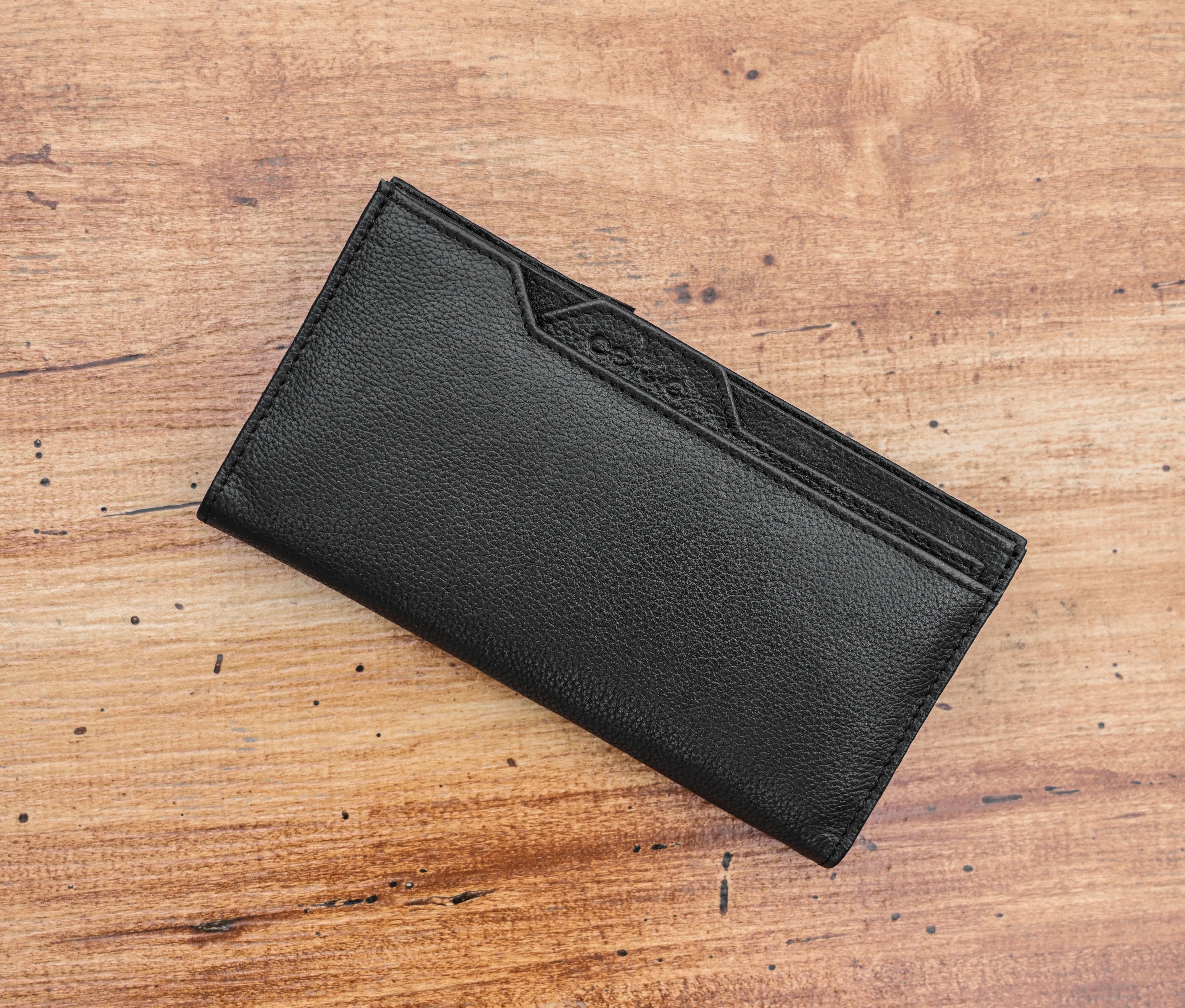 Timeless Elegance: Black Leather Clutch for Effortless Style. Art: BG-1603