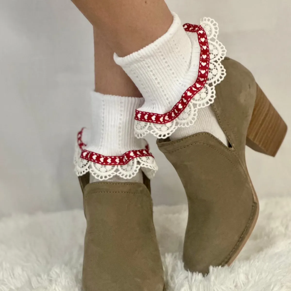 VALENTINE heart lace cuff socks - white red